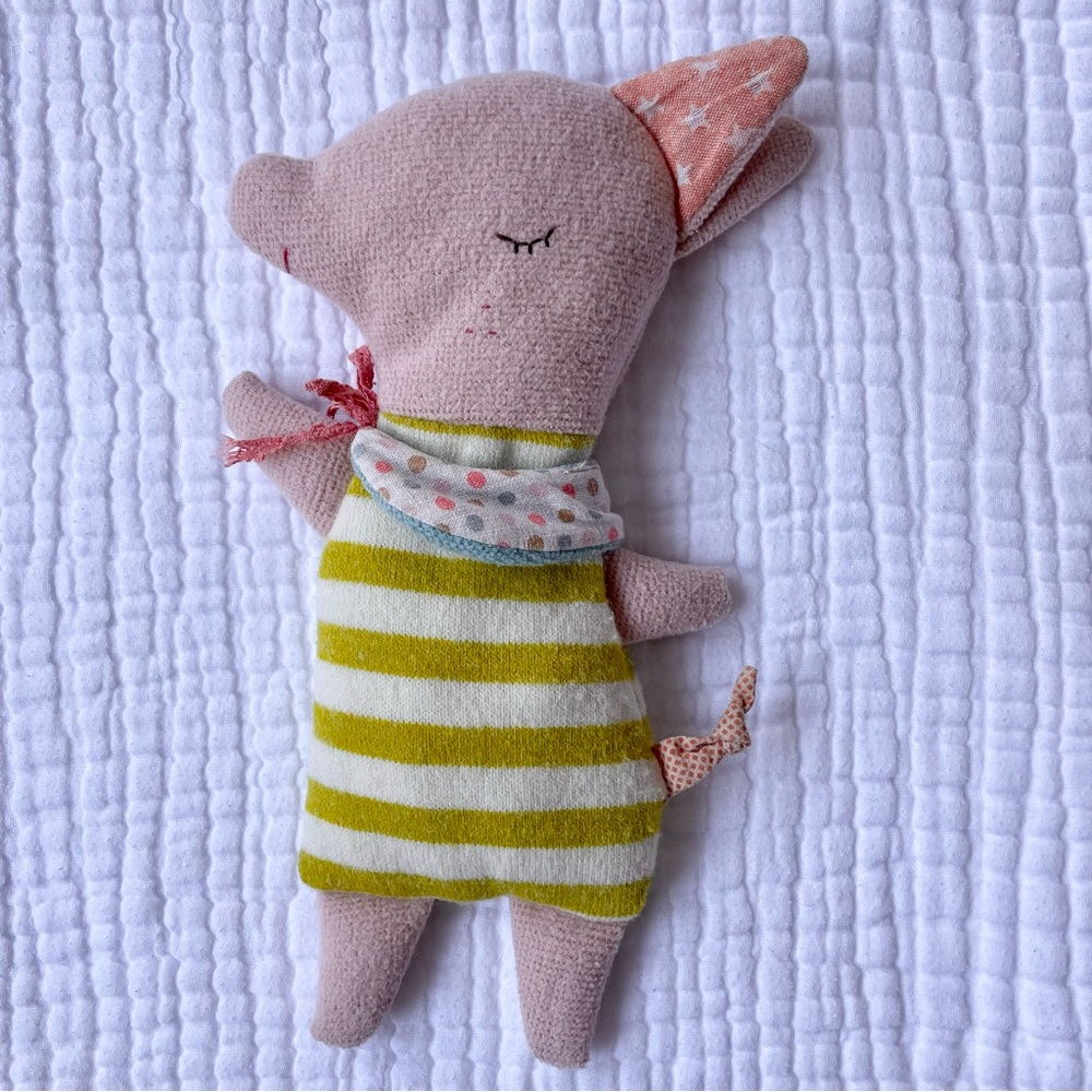 Maileg sleepy-wakey piggy